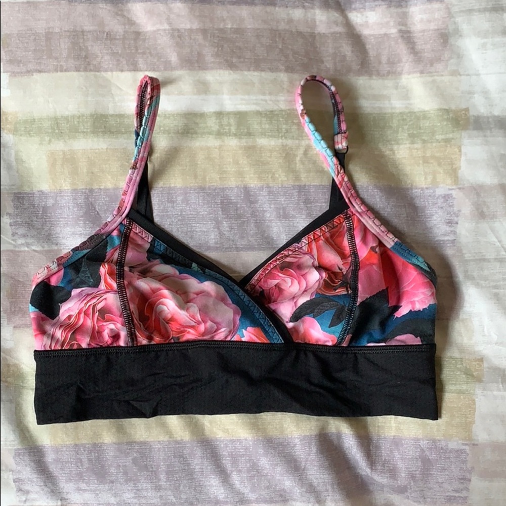 SOLD Lululemon sports bra